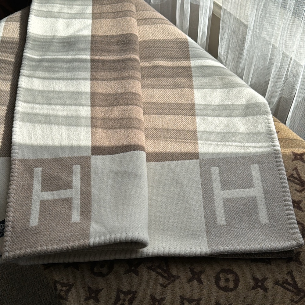 Hermes Avalon Vibration Wool Cashmere Blanket NWOT